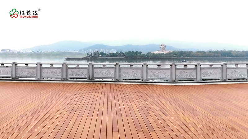 恰同學(xué)少年廣場 恰同學(xué)少年廣場