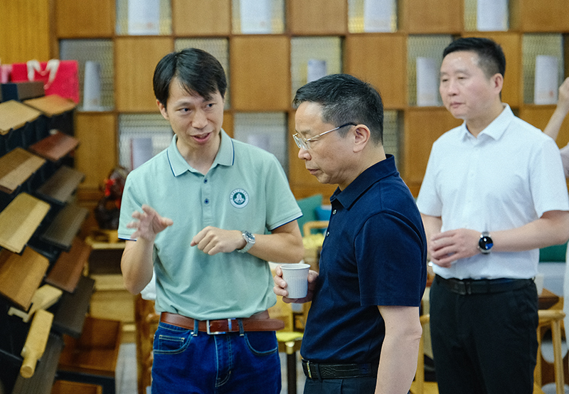 湖南省林業(yè)局黨組書記、局長吳劍波一行了解竹產(chǎn)品相關情況 湖南省林業(yè)局黨組書記、局長吳劍波一行了解竹產(chǎn)品相關情況